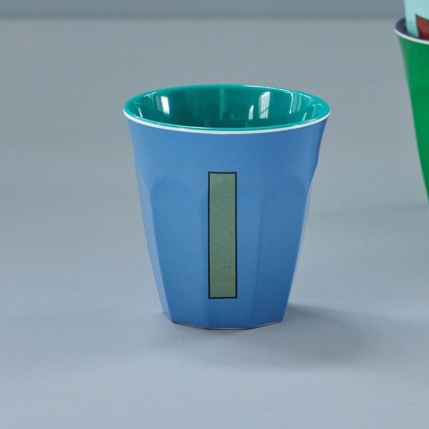 Melamin Becher "Buchstabe I" - Medium (Taubenblau) Rice