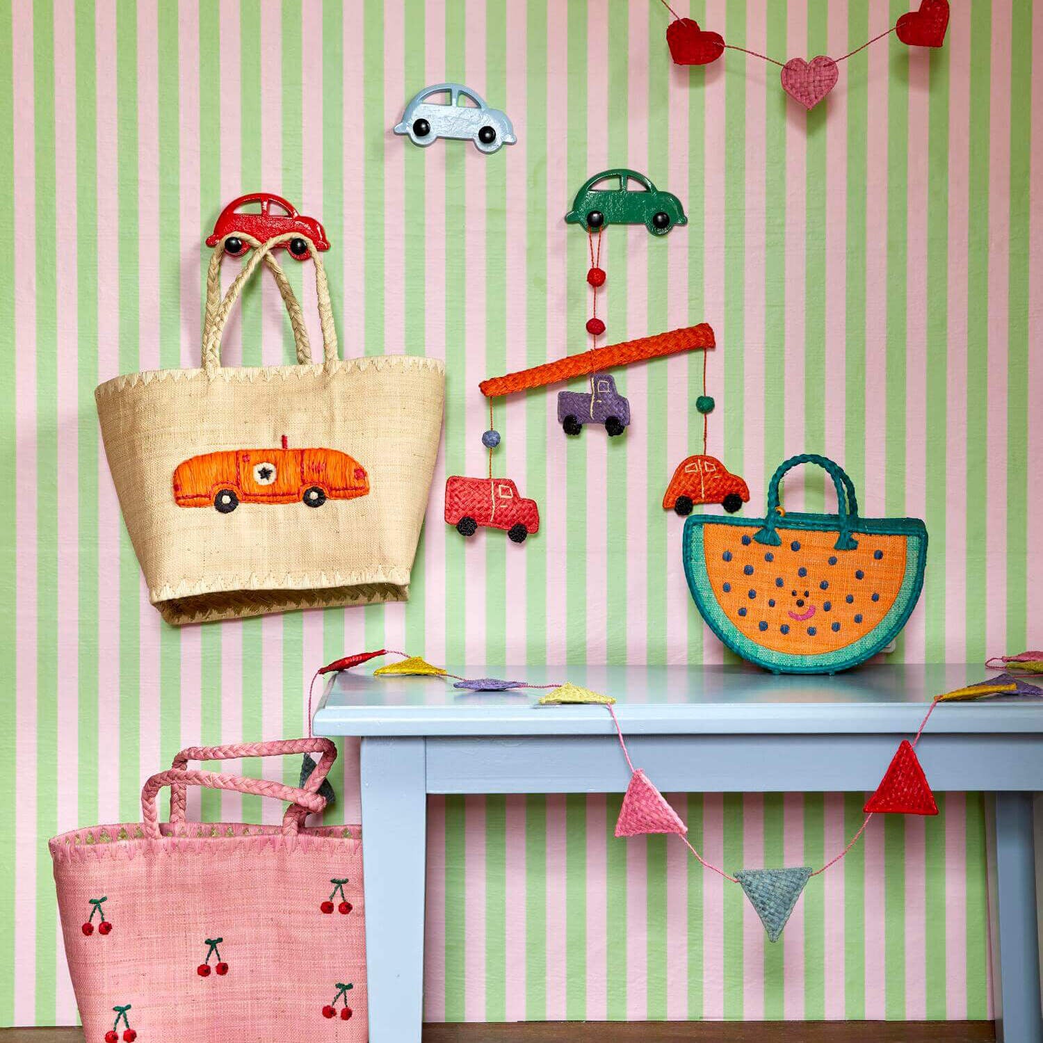 Mobile aus Raffia "Autos" (Bunt) Rice