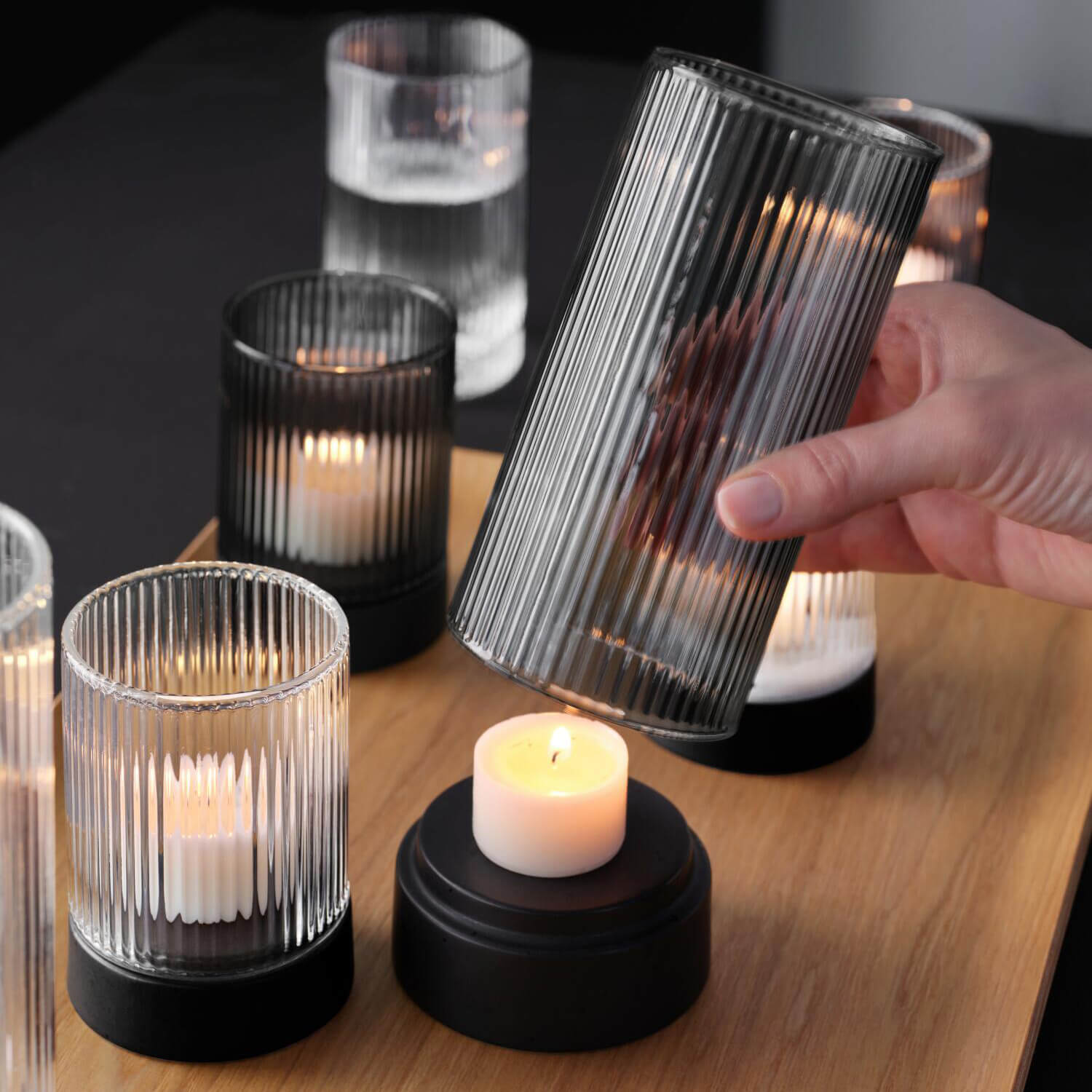 Glas Windlicht mit Porzellanfuß - 7x9,6 cm (Transparent)