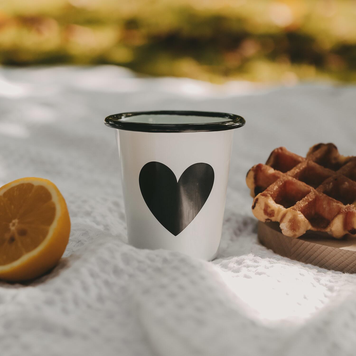 Emaille Becher "Herz" - 290 ml (Weiß/Schwarz) Eulenschnitt