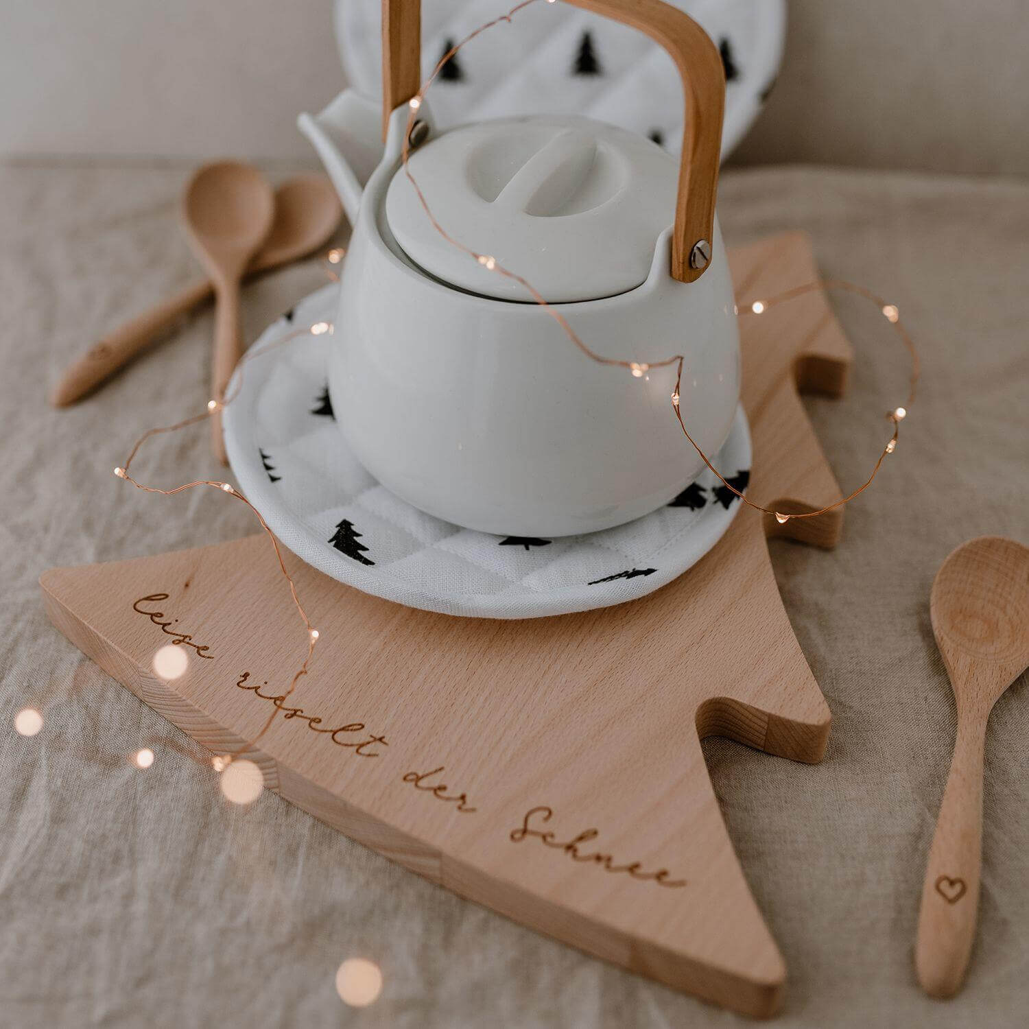 Frühstücksbrettchen "Tanne" - 28x33x2 cm (Natur)