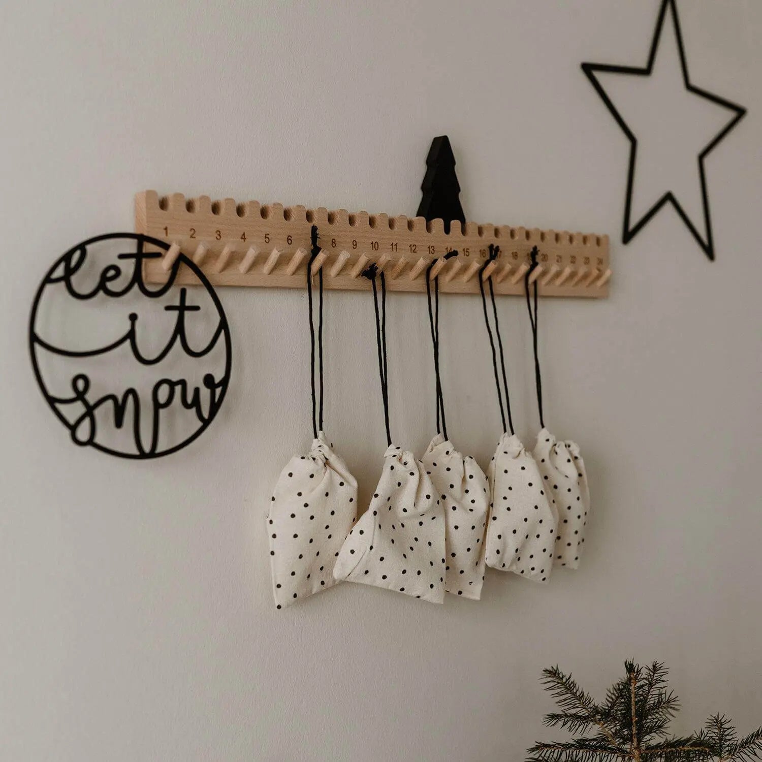 Adventskalender "Tanne" - 55x7 cm (Natur) Eulenschnitt