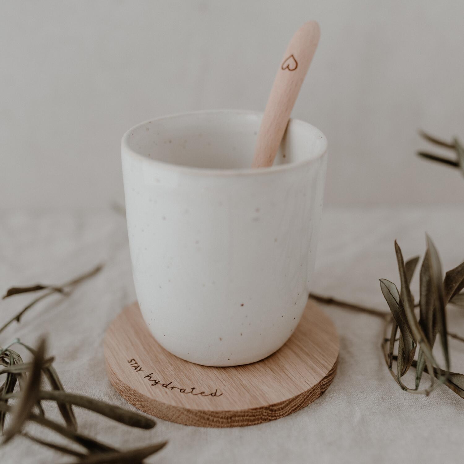 Untersetzer aus Eiche "Stay hydrated" - 11,2 cm (Natur) Eulenschnitt