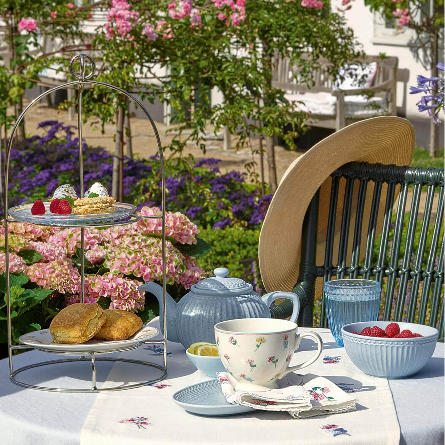 Bestickter Tischläufer "Portia" - 45x140 cm (Weiß) GreenGate