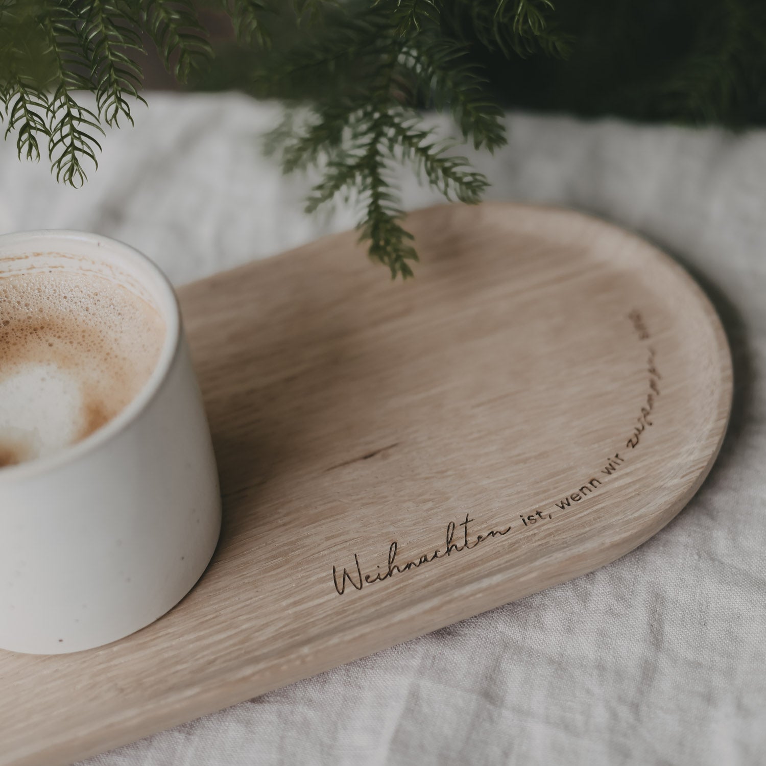 Mini-Tablett oval "Weihnachten ist" - 25x12x1,5 cm (Braun) Eulenschnitt