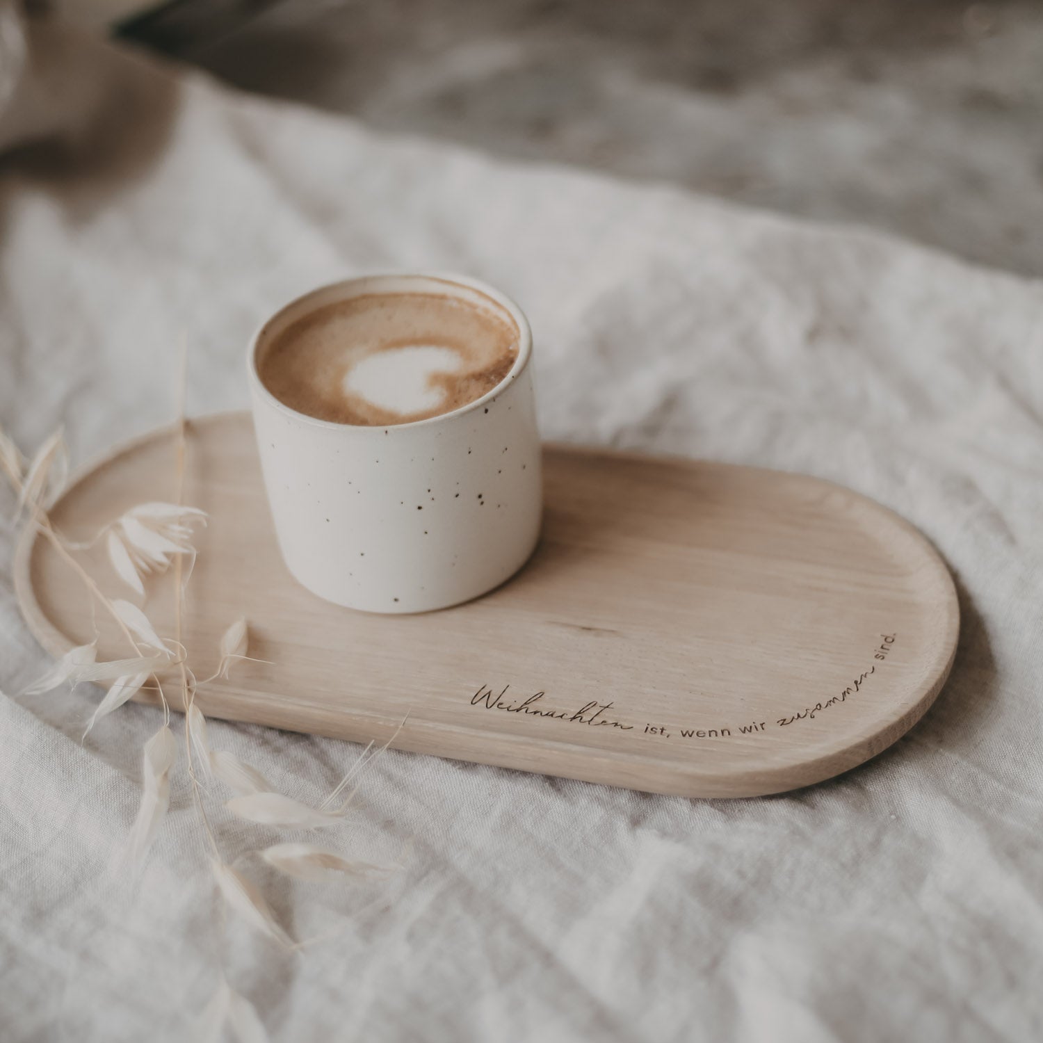 Mini-Tablett oval "Weihnachten ist" - 25x12x1,5 cm (Braun) Eulenschnitt