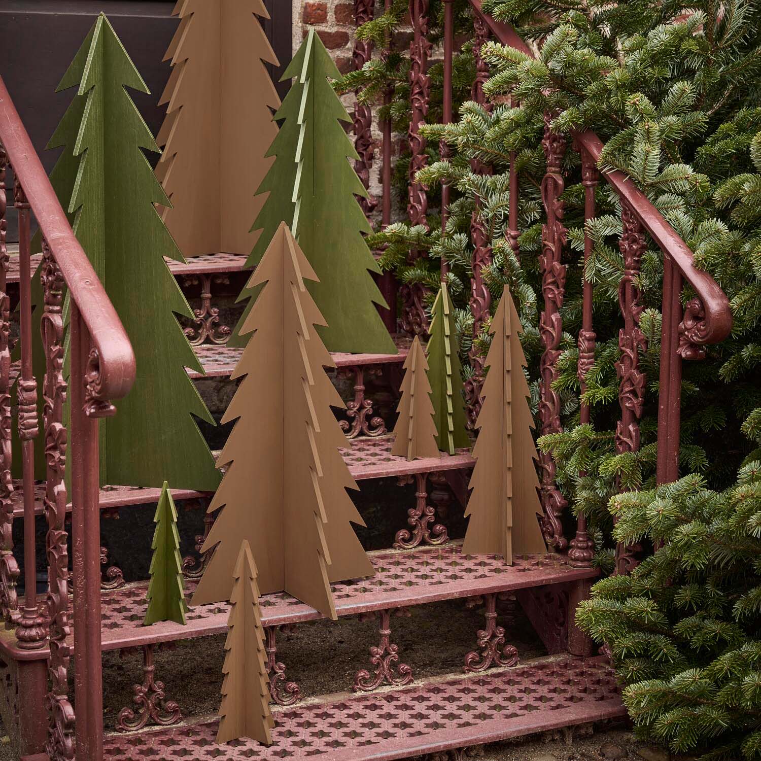 Holz-Tannenbaum stehend - 50x90 cm (Braun) Ib Laursen