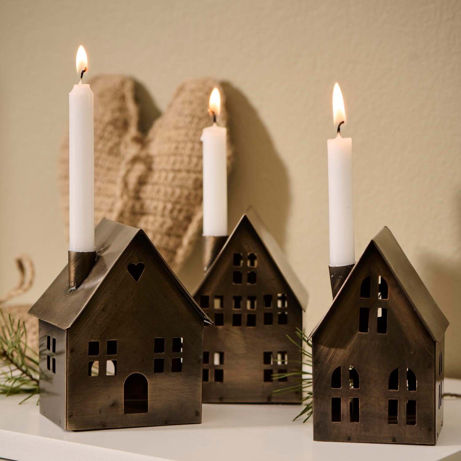 Kerzenhalter "Haus mit 3 Fenster" (Messing) Ib Laursen