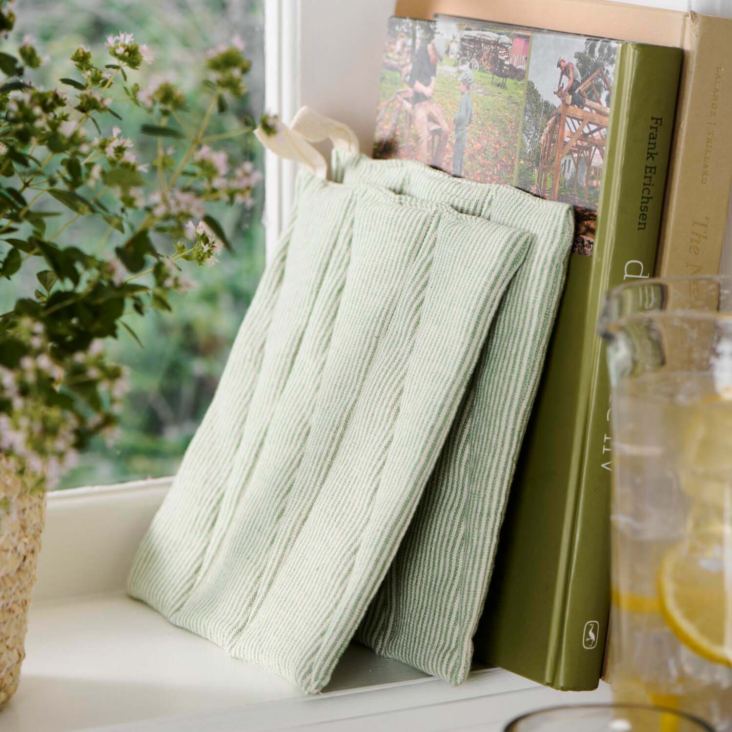 Topflappen mit Streifen "Emil" - 20x21 cm (Grün/Weiß) Ib Laursen