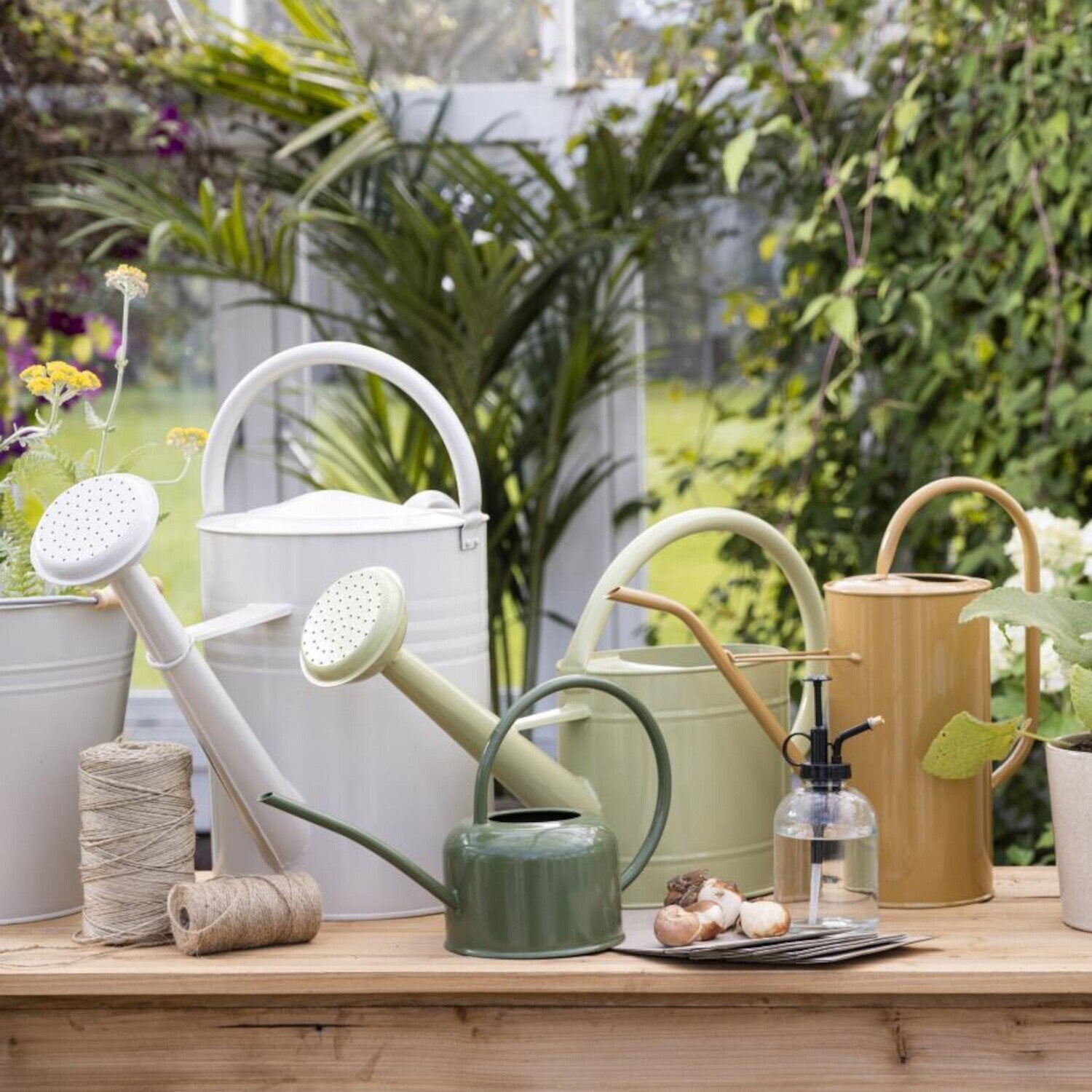 Ovale Gießkanne mit Brause - 5 l (Hellgrün) Ib Laursen