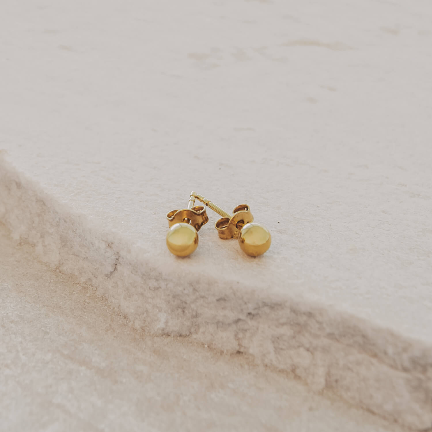 Ohrstecker "Marie" mit Kugel (Gold) Eulenschnitt