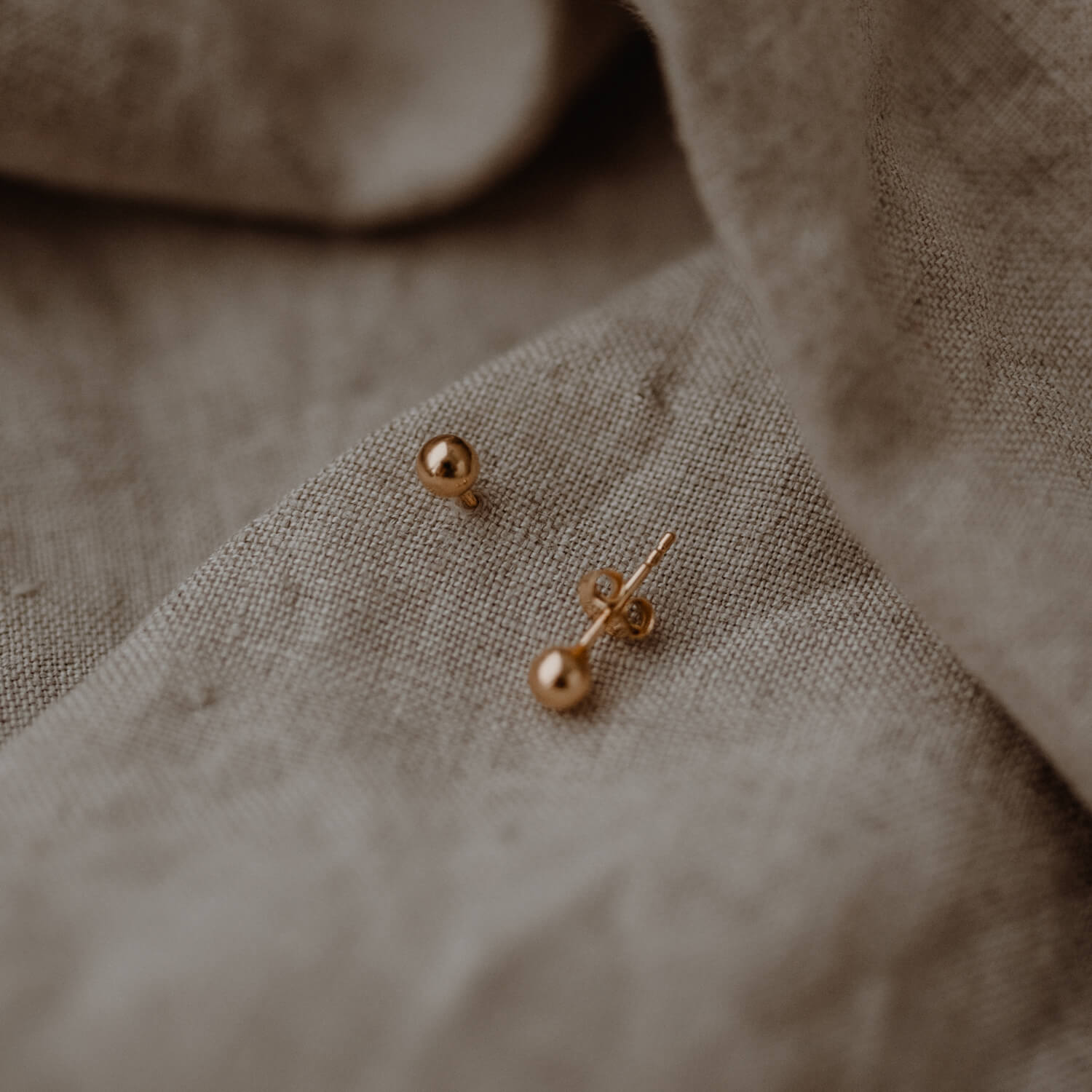 Ohrstecker "Marie" mit Kugel (Gold) Eulenschnitt