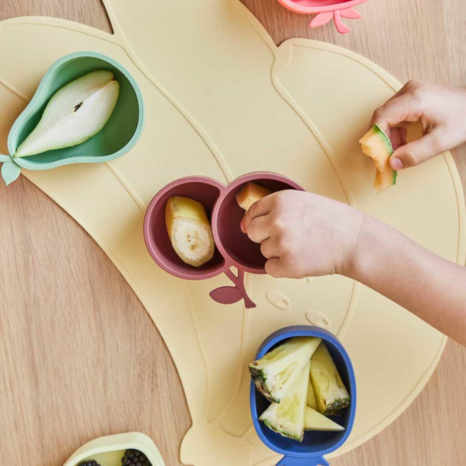 Snackschale "Yummy Ananas & Apfel" (Blau/Light Rubber)