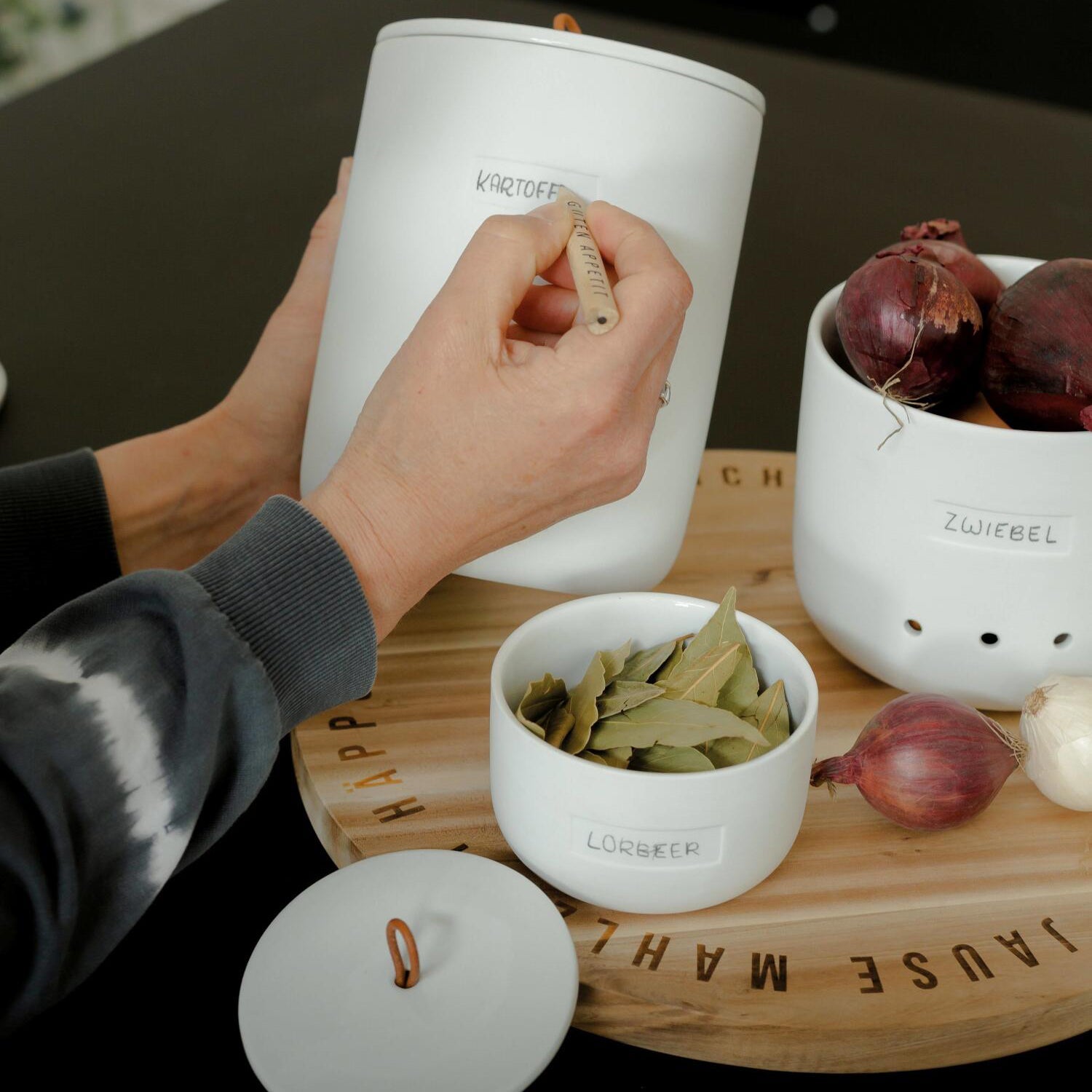 Aufbewahrungstopf "Weine vor Freude" - 14x18,5 cm räder Design