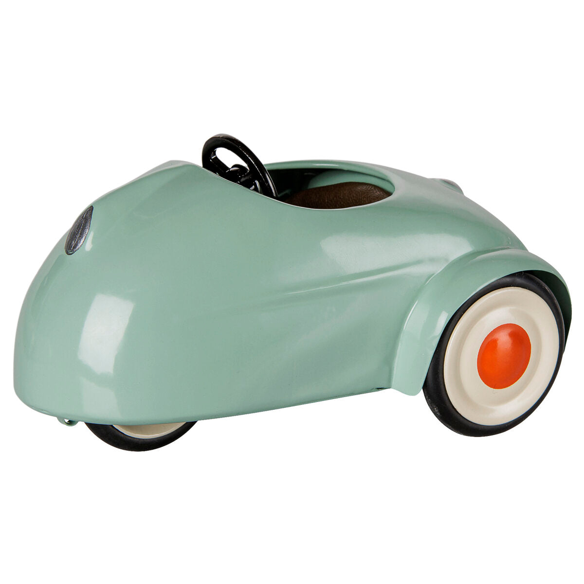 Spielzeugauto für Mäuse in hellem Mintgrün mit orangefarbenem Scheinwerfer und schwarzen Rädern