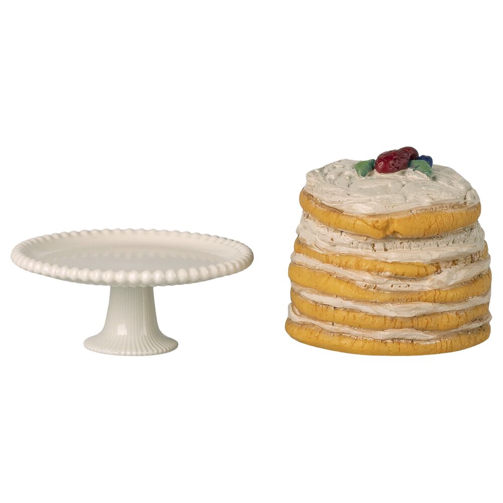 Kuchenplatte auf Fuß und Miniatur-Kuchen mit Beeren, gestapelte Lagen, off-weiß