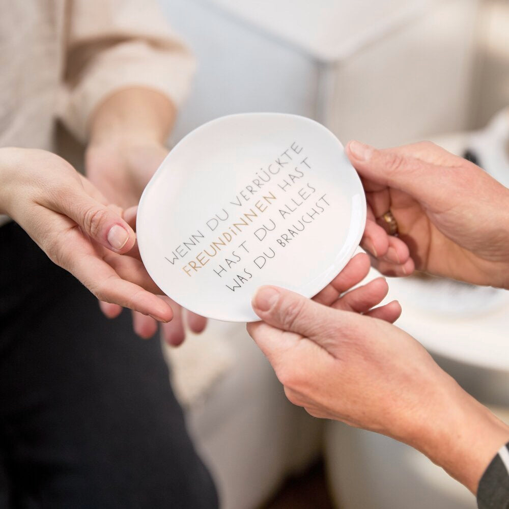 Kleiner Teller "Verrückte Freudinnen" - 14 cm (Weiß)