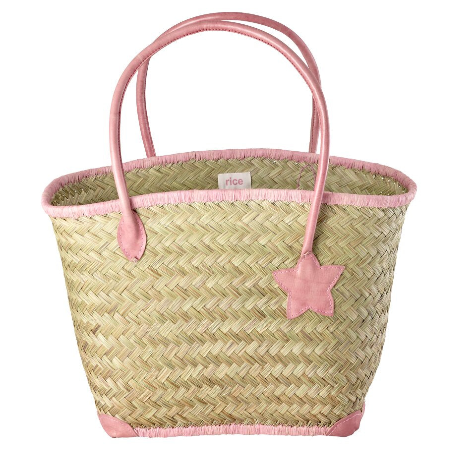 Raffia-Tasche mit pinken Tragegriffen, Zierstreifen und Sternanhänger außen