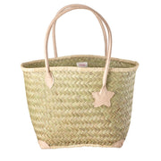 Raffia-Tasche mit geflochtenem Korbgeflecht, zwei kurzen Griffen und Stern-Anhänger, naturfarben