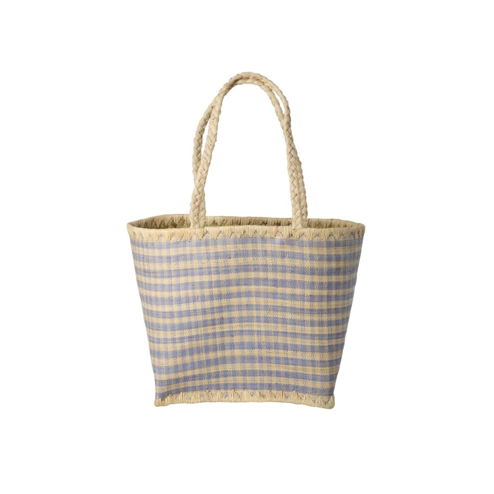 Gewebte Strohtasche mit kariertem Muster und zwei kurzen Henkeln, offen