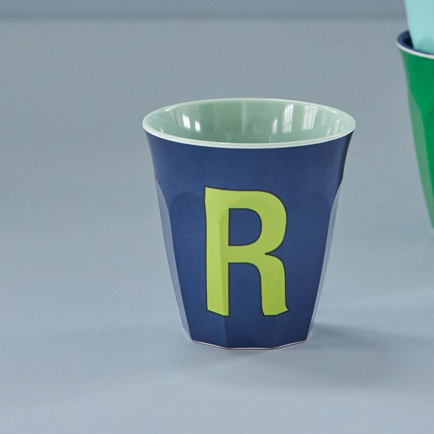 Melamin Becher "Buchstabe R" - Medium (Dunkelblau) Rice