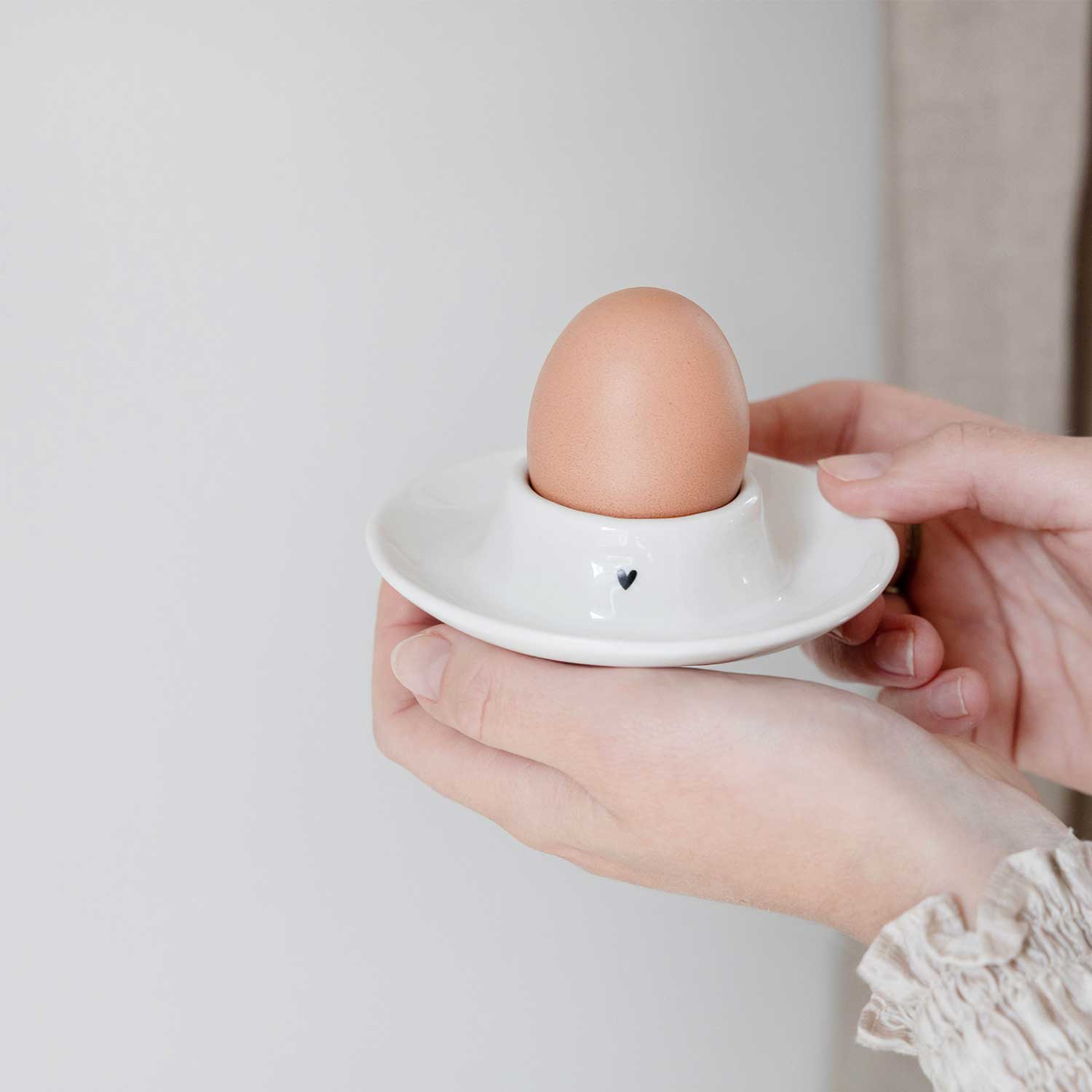 Eier Servierbecher "Heart" - 11x3 cm (Weiß/Schwarz)