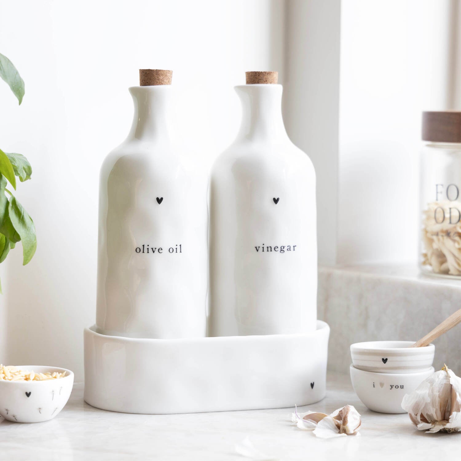 Ölivenölflasche "Heart" - 700 ml (Weiß/Schwarz)