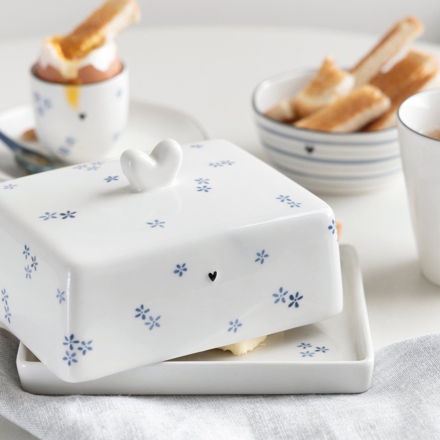 Butterschale "Heart" - 15x12x8 cm (Weiß/Schwarz)