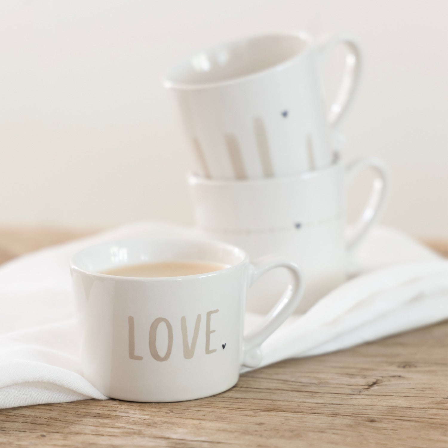 Tasse "LOVE" - 8,5x7,5x6 cm (Weiß)