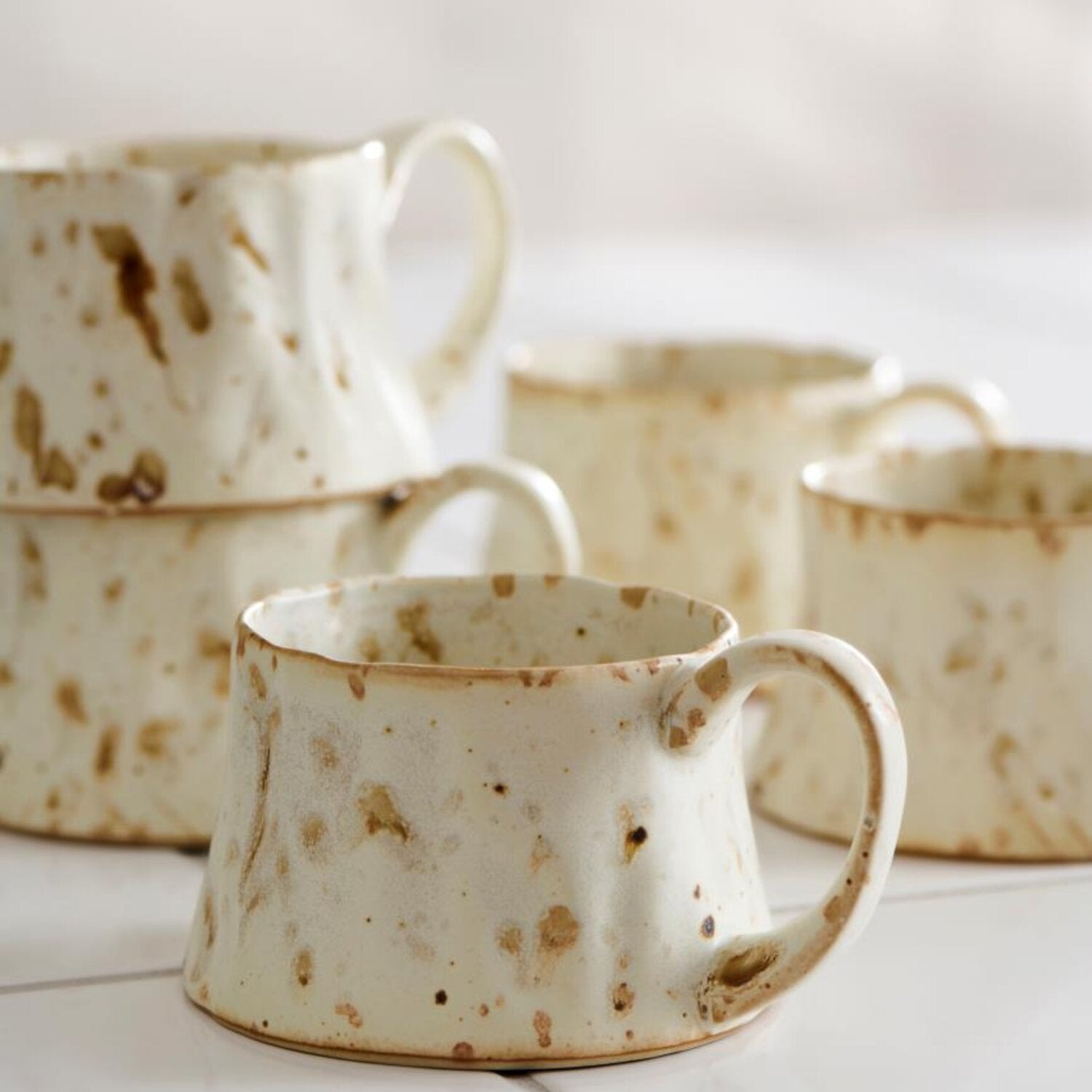 Tasse mit Henkel "Varbjerg" - 12,5x8,3x6 cm (Creme/Braun)