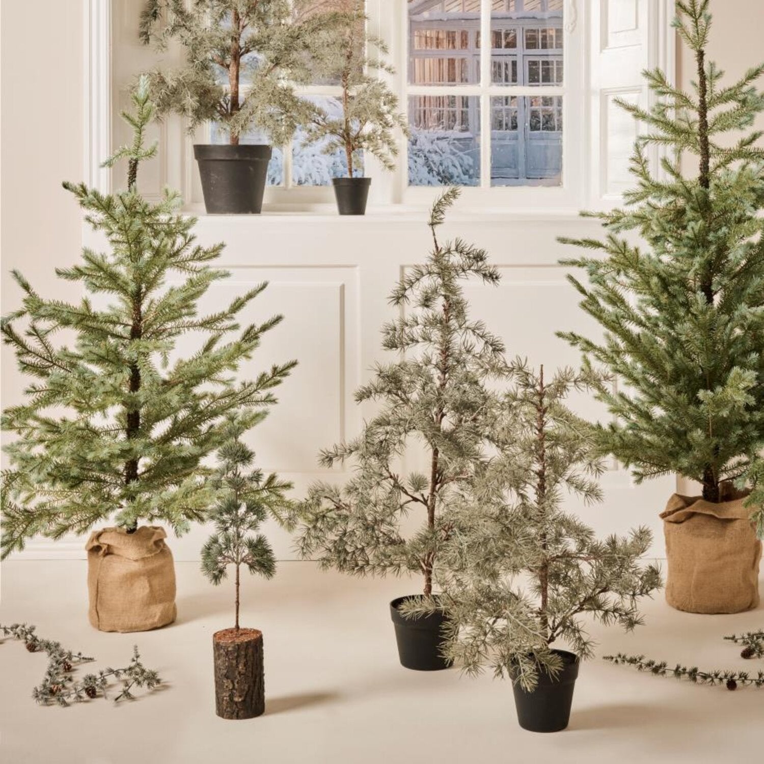 Künstlicher Zedernbaum mit Rindenfuß - 10x60 cm (Grün)