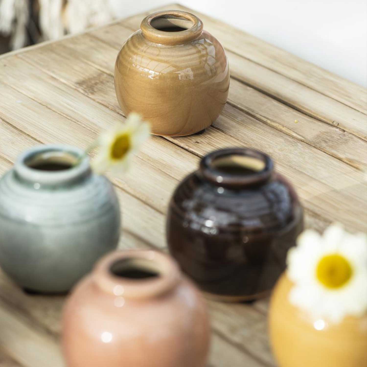 Mini Vase mit Rillen und krakelierter Oberfläche (Braun)