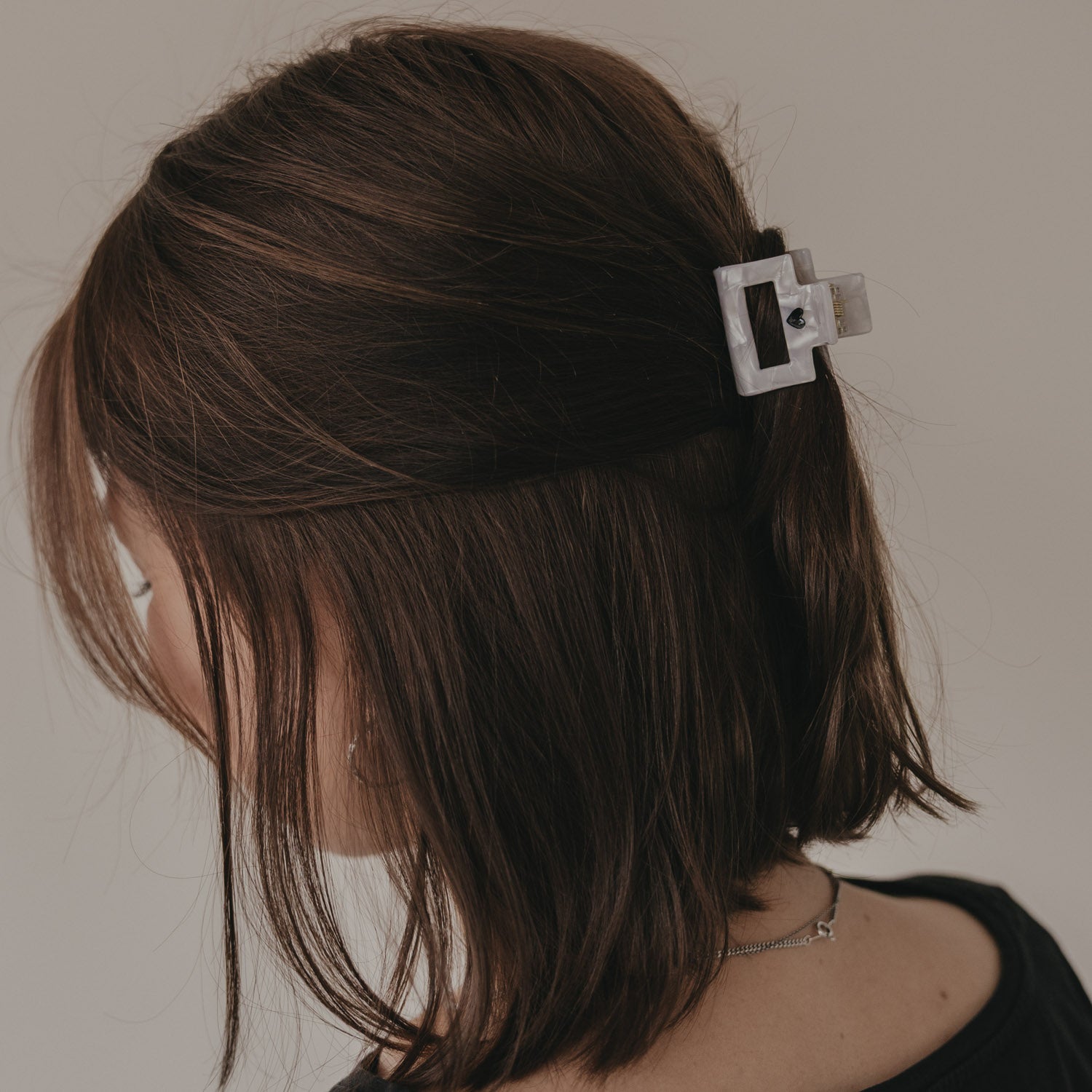 Haarspange eckig "Herz" - Klein (Schwarz/Pearl)