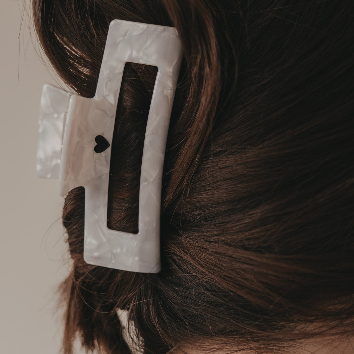 Haarspange eckig "Herz" - Maxi (Schwarz/Pearl)