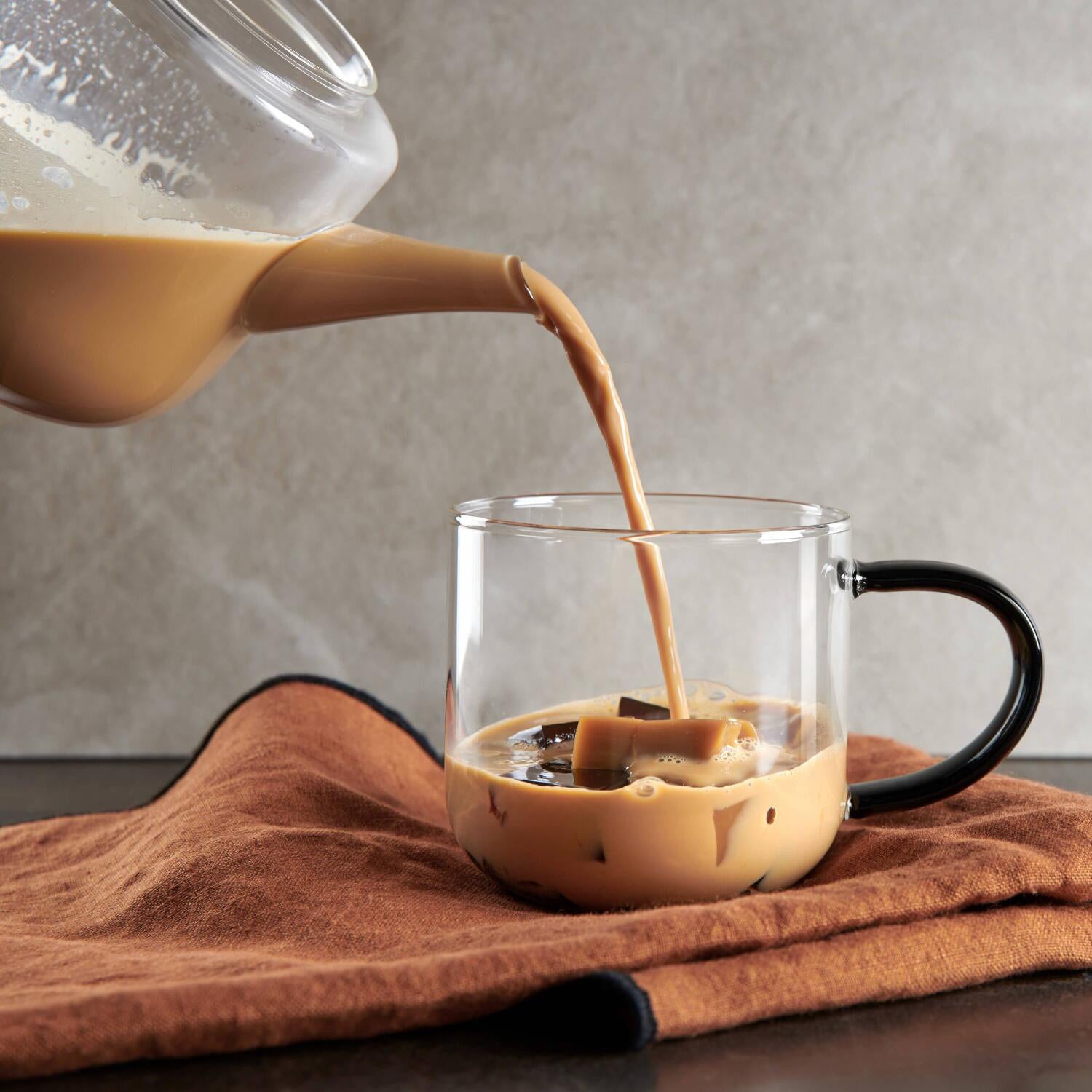 Henkelbecher aus Glas - 400 ml (Schwarz)