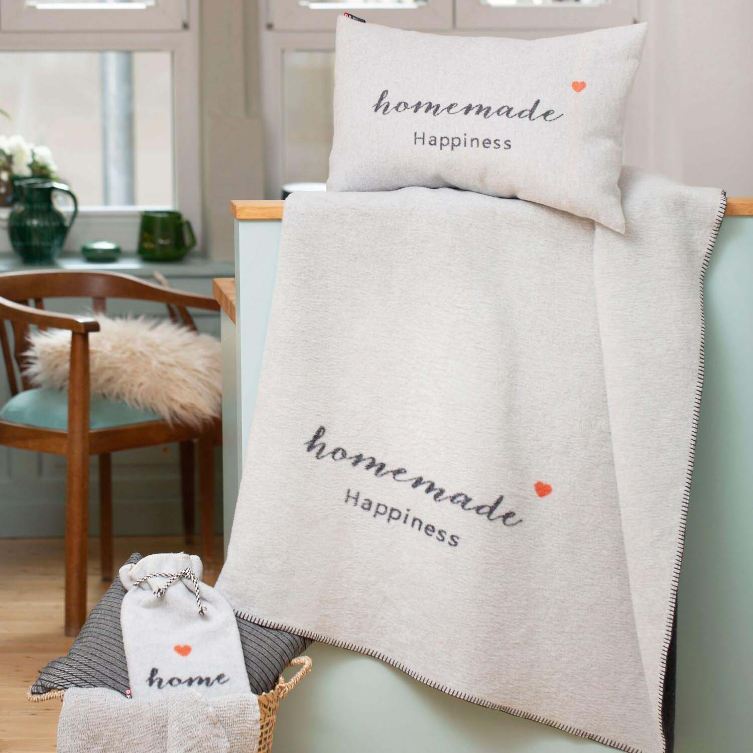 Wärmflasche "SAVONA - homemade happiness" - 38x21 cm (Filz)