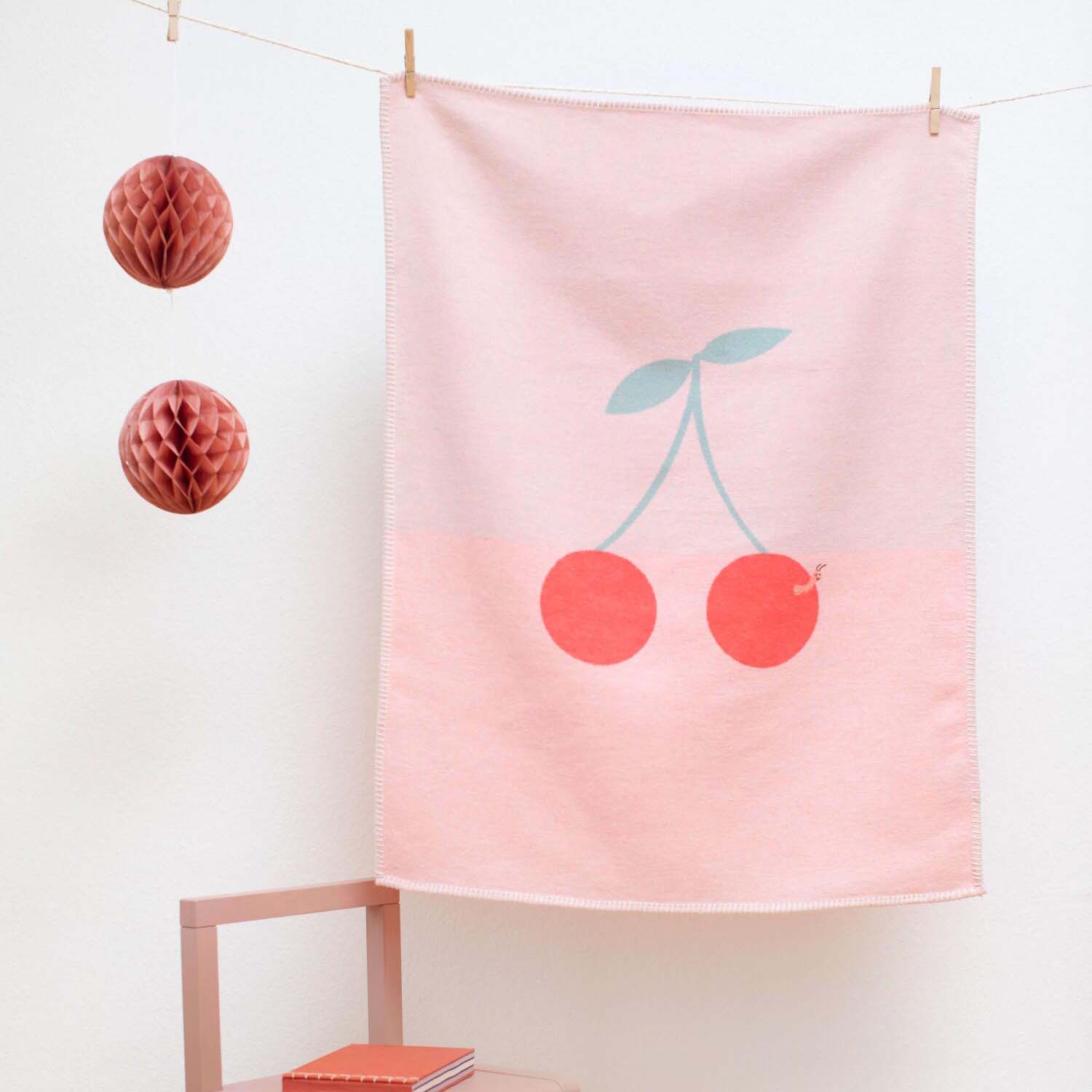 Kinderdecke "LILI - Wurm" - 90x70 cm (Altrosa)