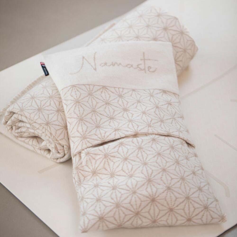 Kissen "NOVA - Namaste" - 50x30 cm (RohWeiß)