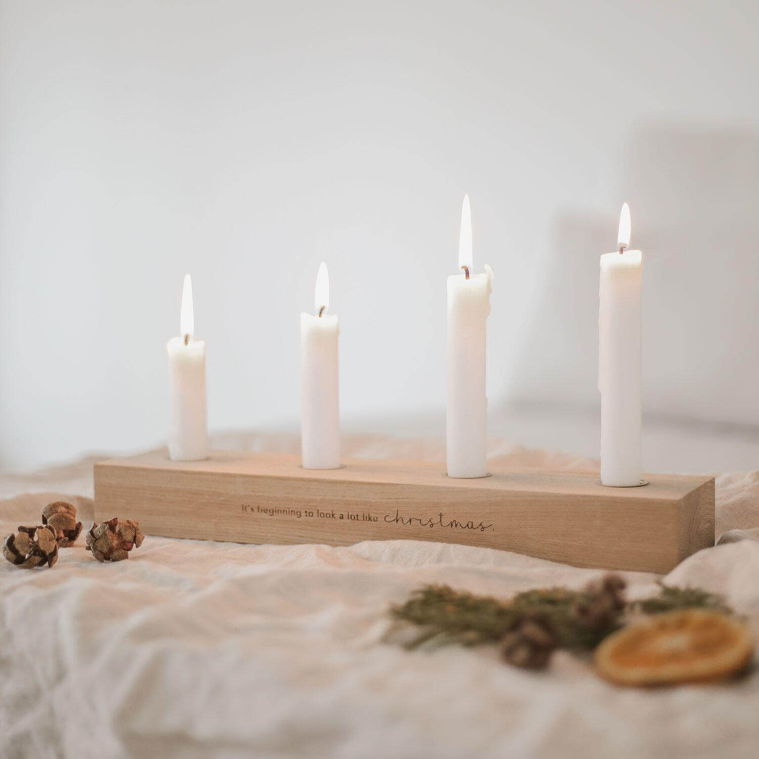 Adventskerzenbrett aus Eiche "Christmas" - 35x8x4 cm (Natur)