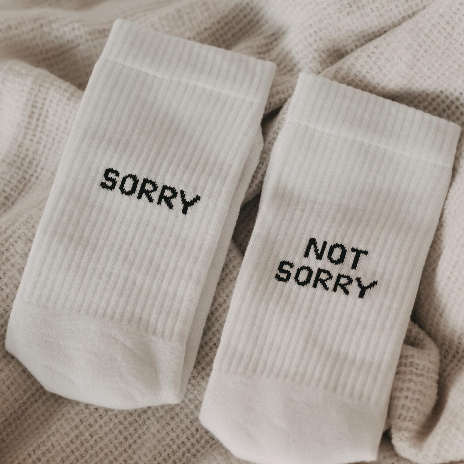 Socken "Sorry not sorry" (Weiß)