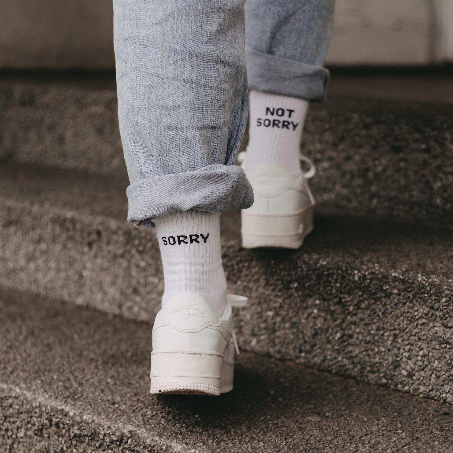 Socken "Sorry not sorry" (Weiß)