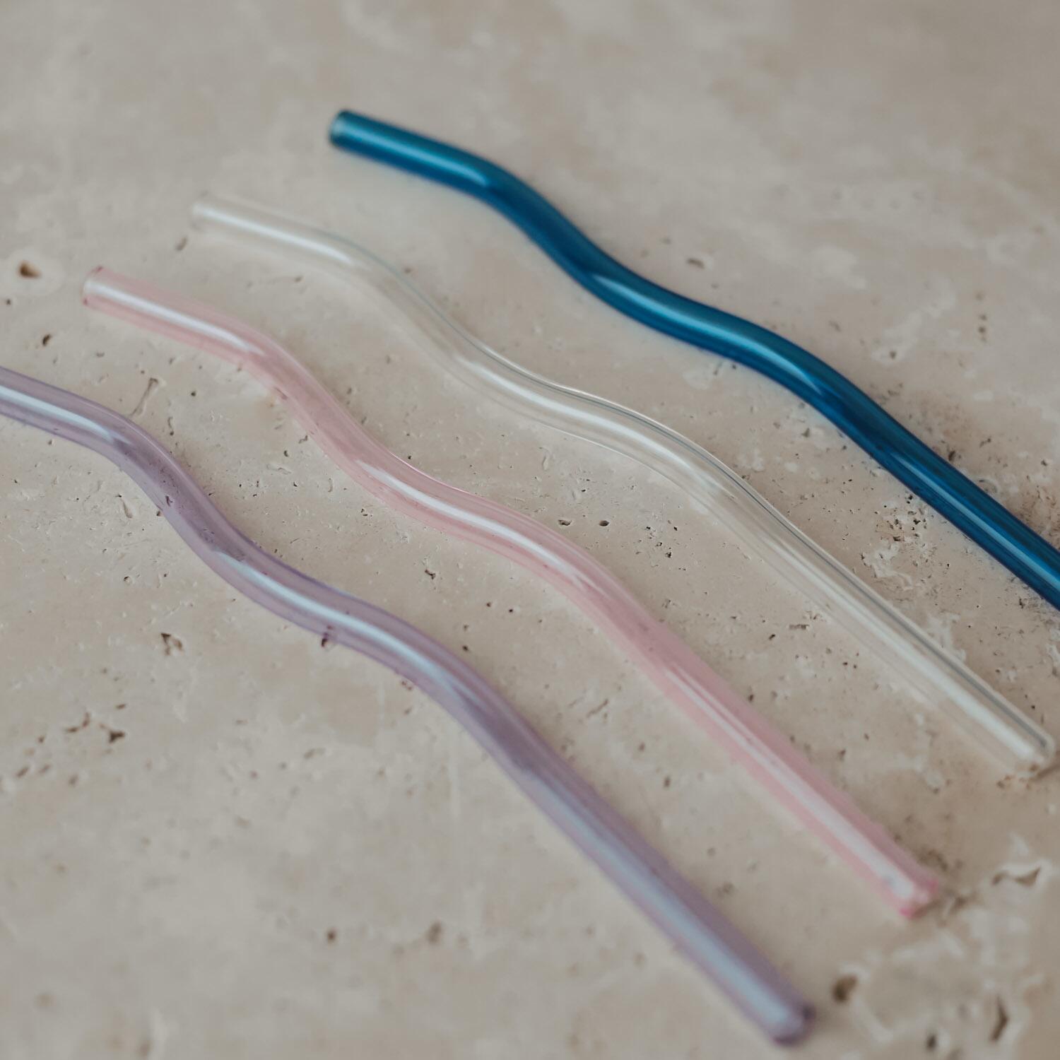 Wellige Glas-Strohhalme im 4er-Set - 20 cm (Rosa/Flieder/Blau/Transparent)