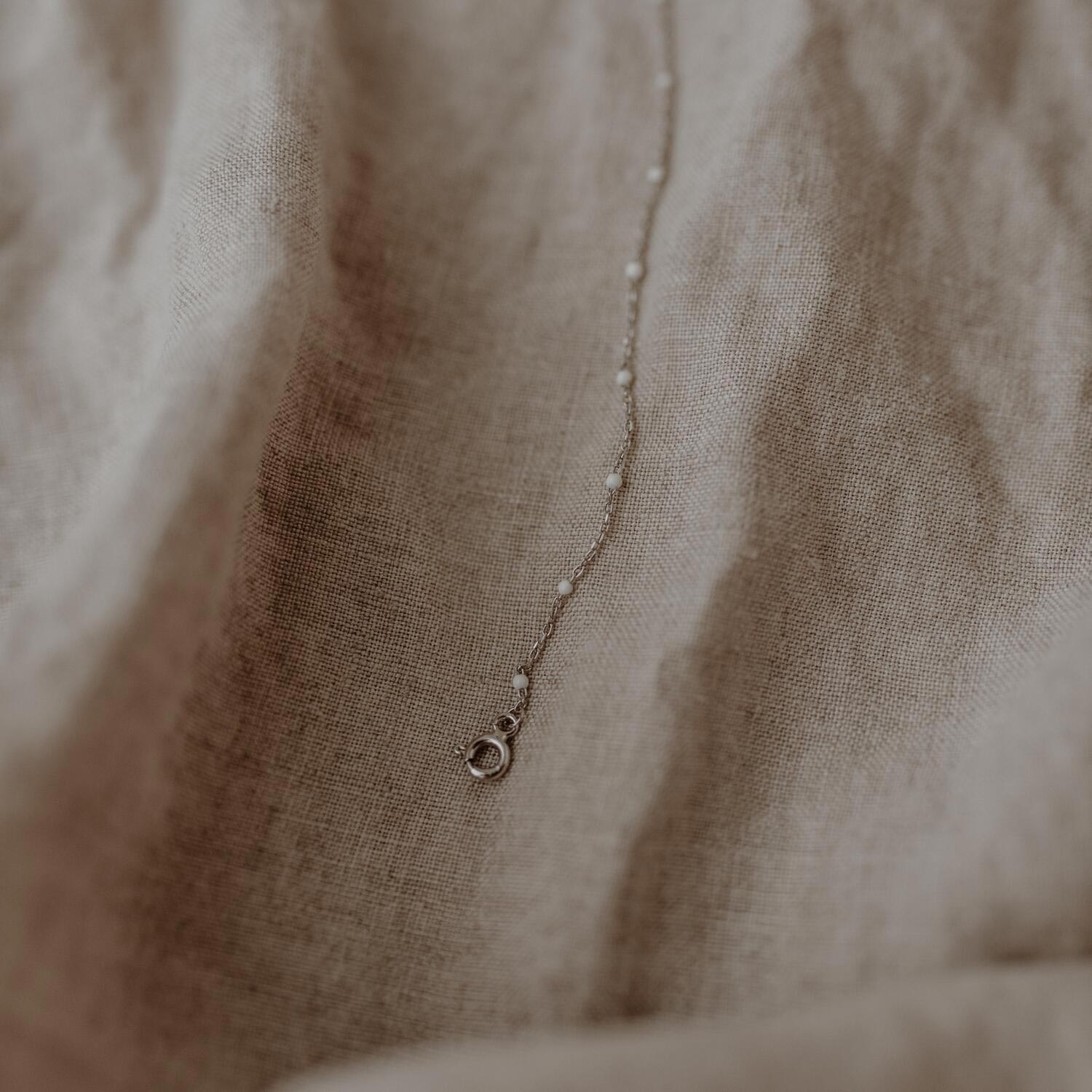Kette "Lini" - 40-45 cm (Silber/Weiß) Eulenschnitt
