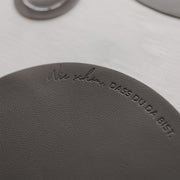 Wendbares Platzset "Wie schön" (Grau)