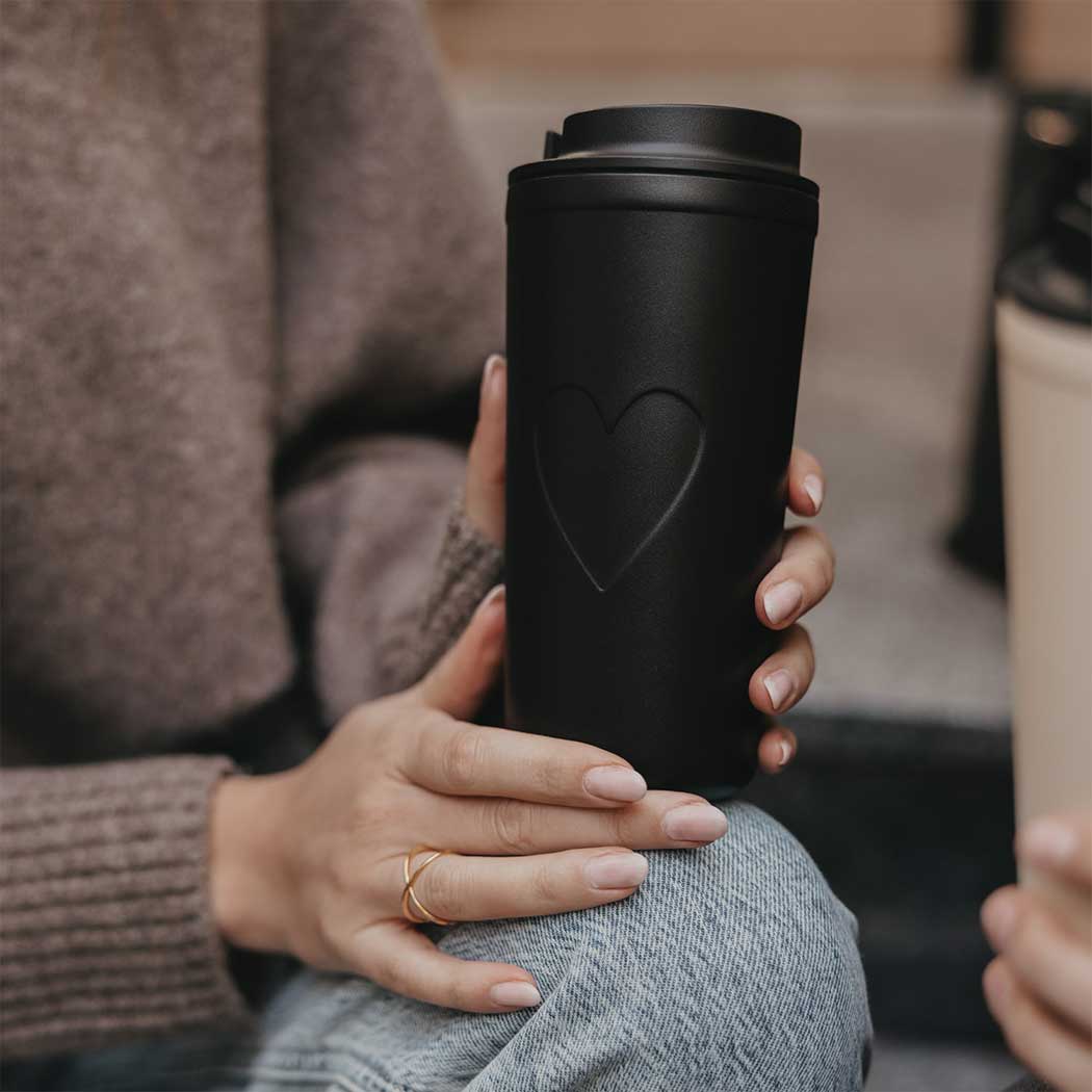 To Go Becher "Herz" (Schwarz)