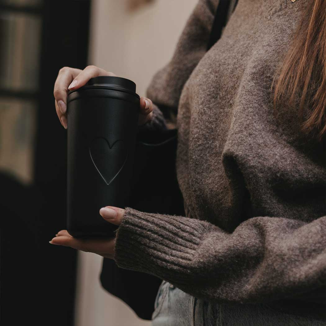 To Go Becher "Herz" (Schwarz)