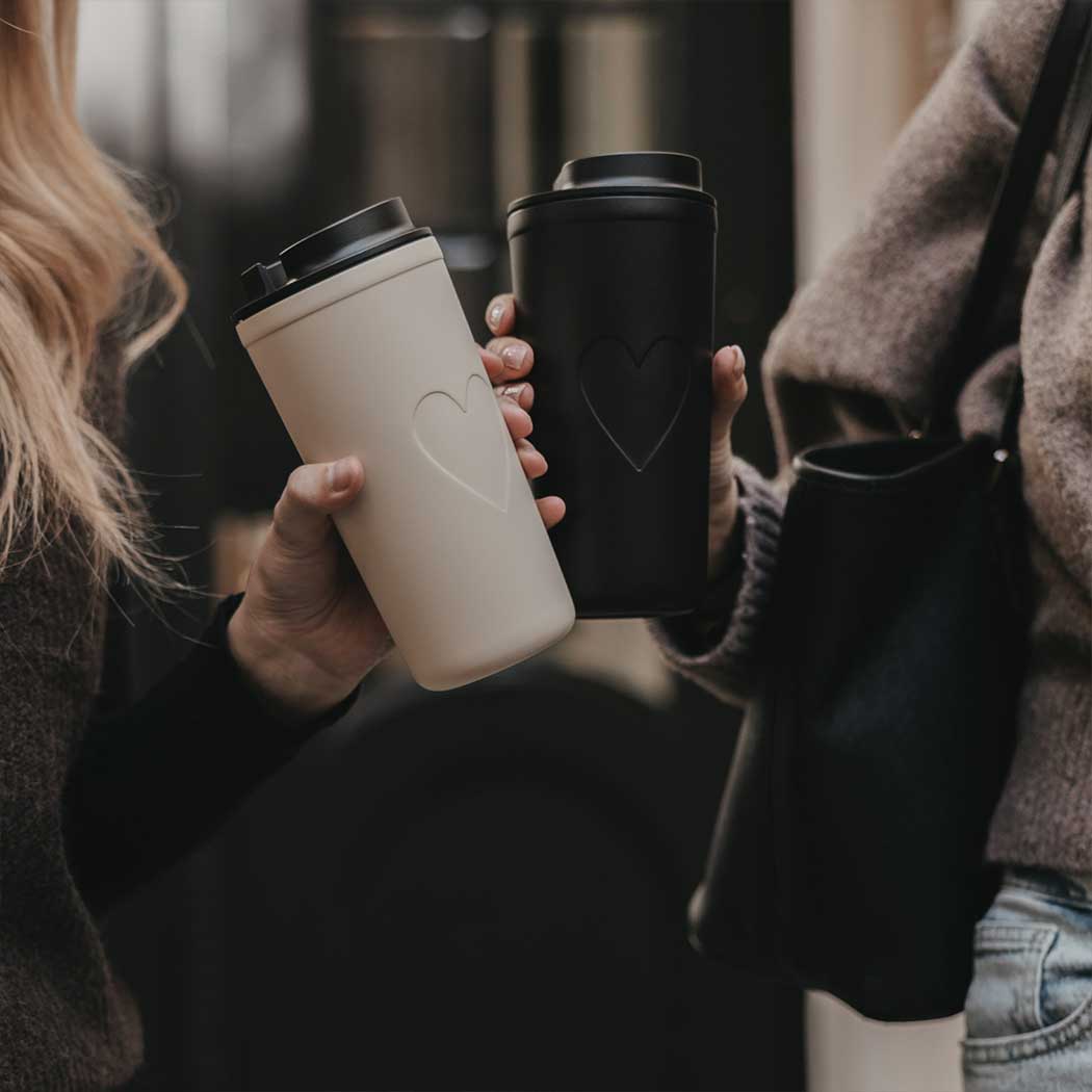 To Go Becher "Herz" (Schwarz)