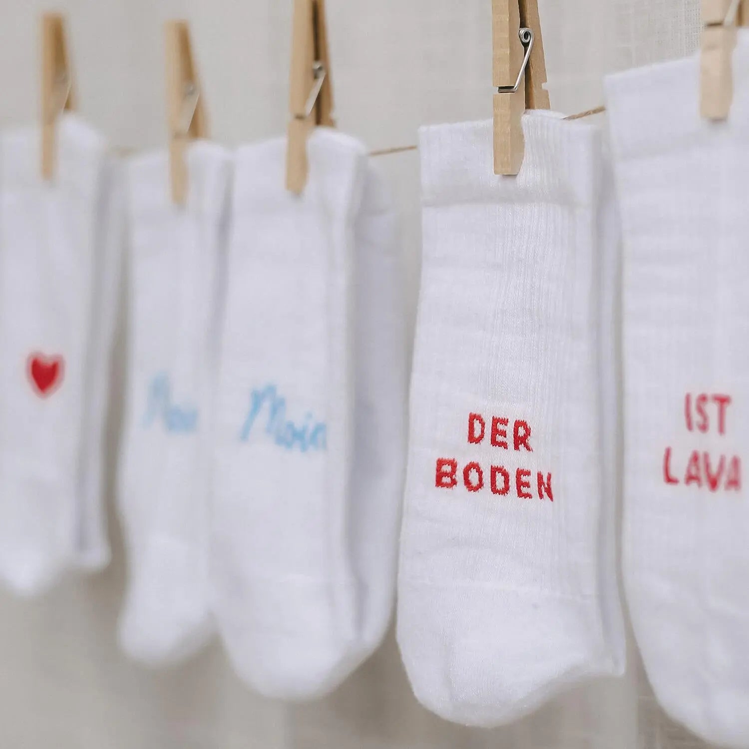Socken "Der Boden ist Lava" - 35-38 (Weiß) Eulenschnitt