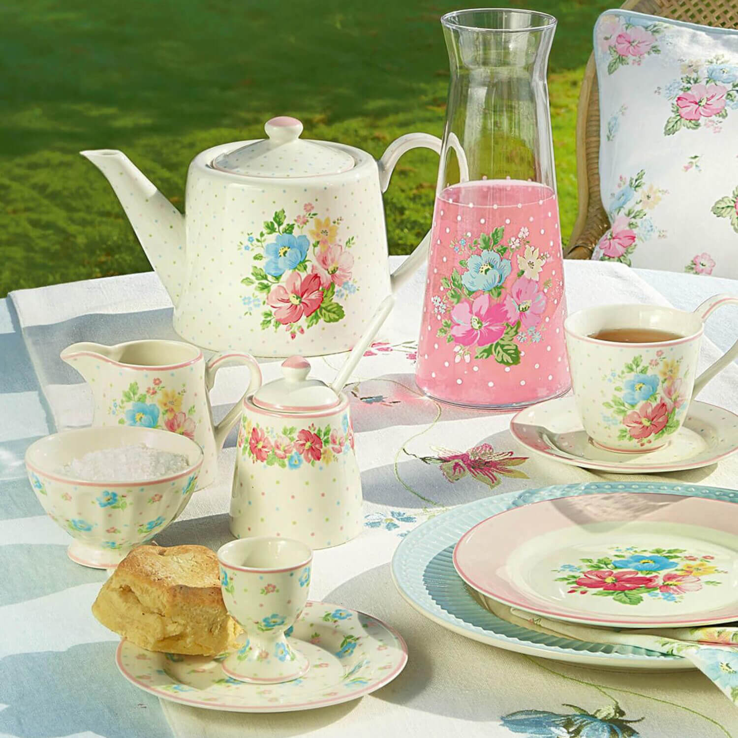 Tasse mit Untertassse "Josefina" - 8,5x9 cm (Weiß)