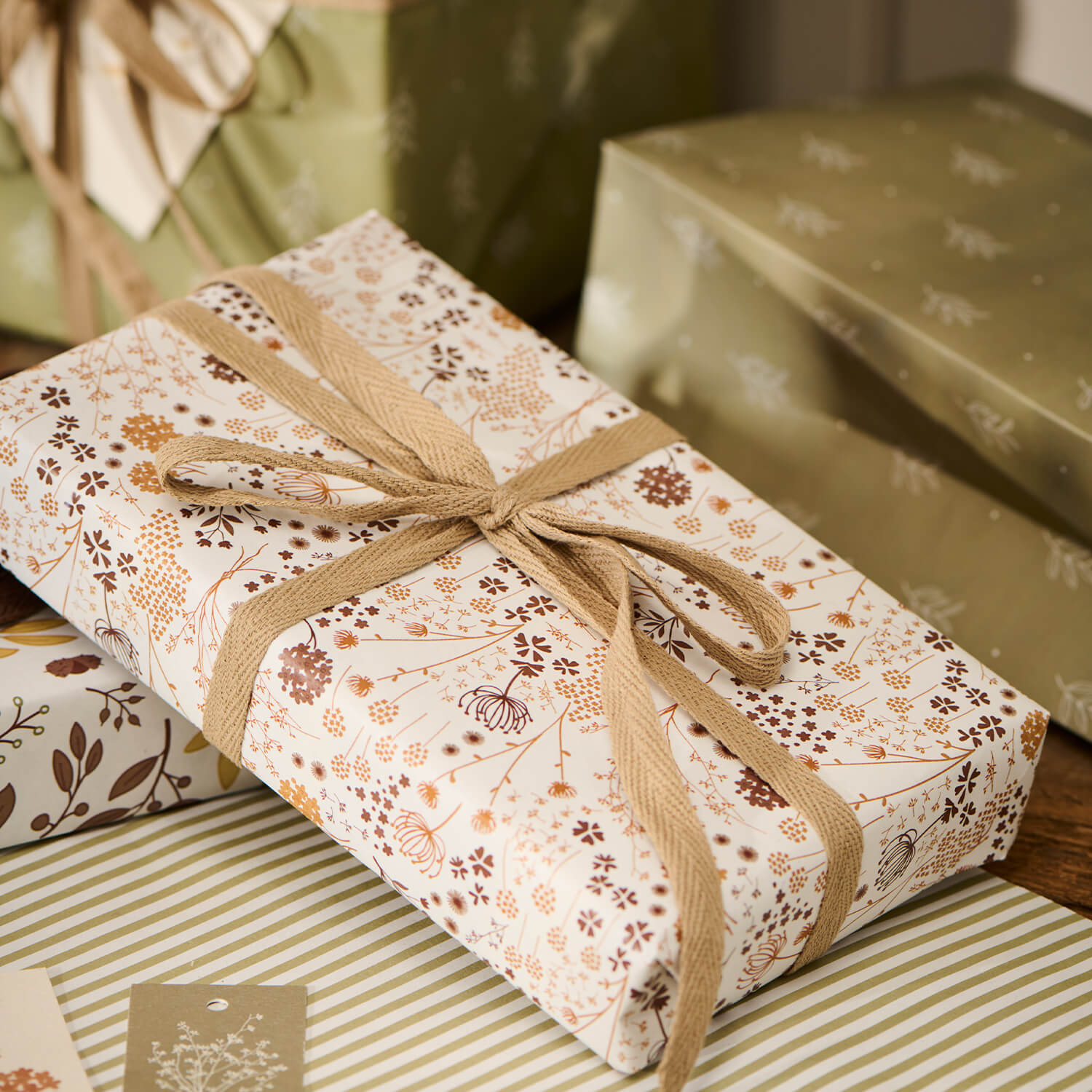 Geschenkpapier "Herbstblumen" - 5 m (Bunt)